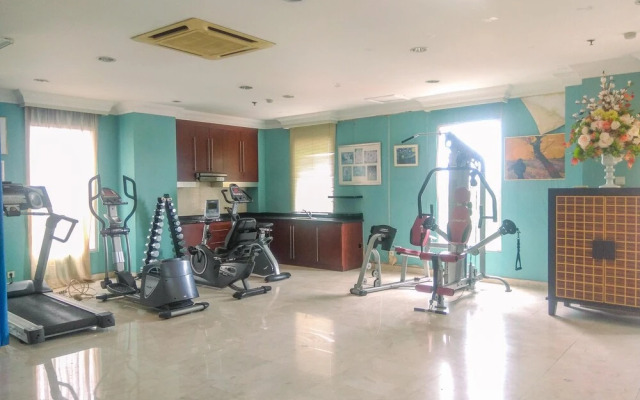 Homey And Comfort Studio At Roosseno Plaza Apartment