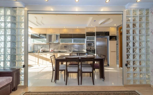 Lovely Flat With Sea View Near Beach in Muratpasa