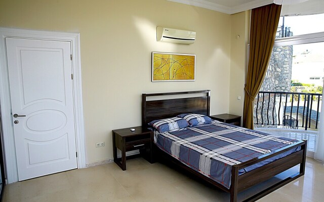 5 Bedroom Villa With Private Pool