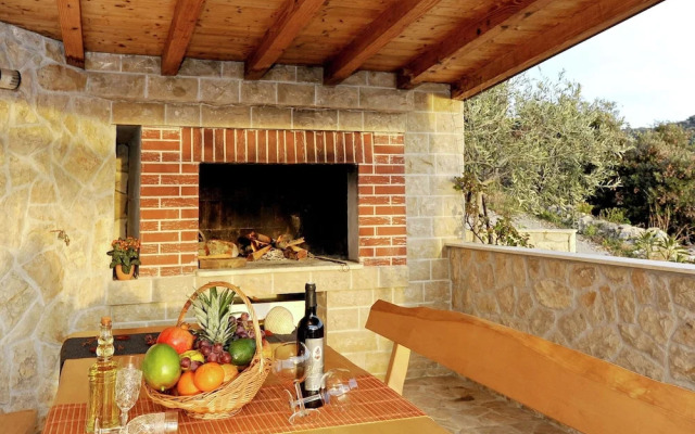 Holiday Home With Outdoor Hot Tub, Near the Sea