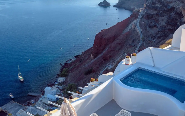 Allure Breeze Suites