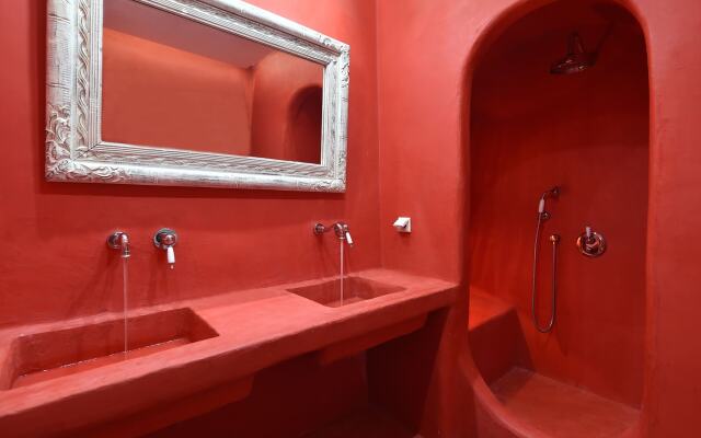 Zefi Hotel & Suites