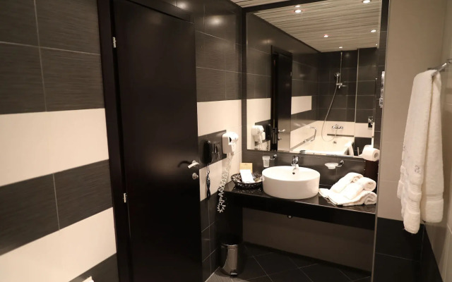 Cosmopolitan Hotel & Wellness