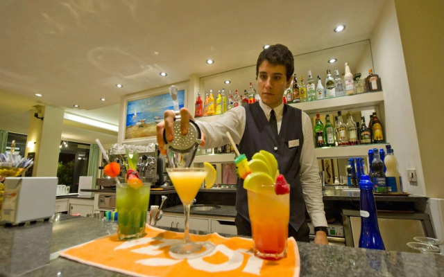 Color Metropolitan Family Hotel