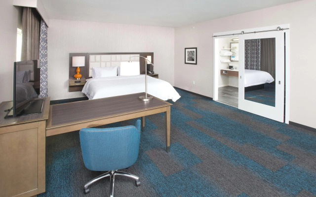 Hampton Inn & Suites LAX El Segundo