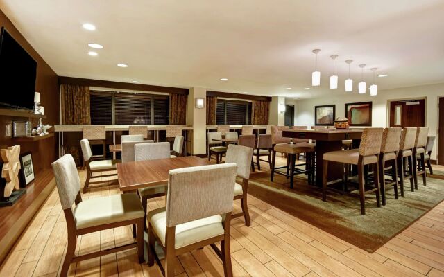 Hampton Inn Atlanta-Mall Of Georgia