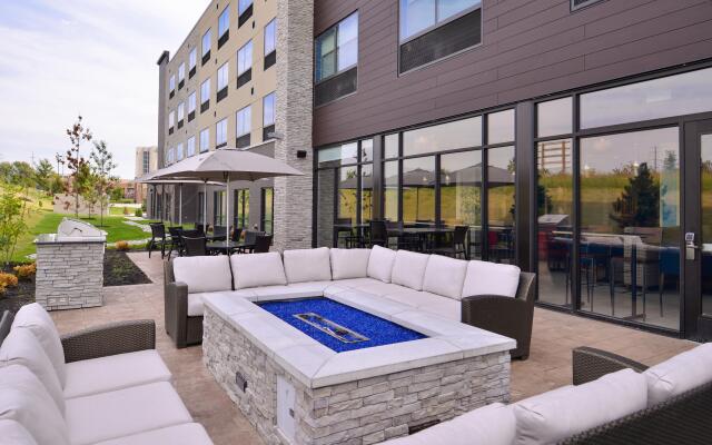 Holiday Inn Express & Suites Olathe West by IHG