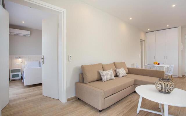 Avi Suites 1