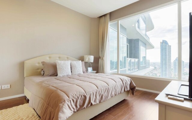 Menam Residence By Favstay