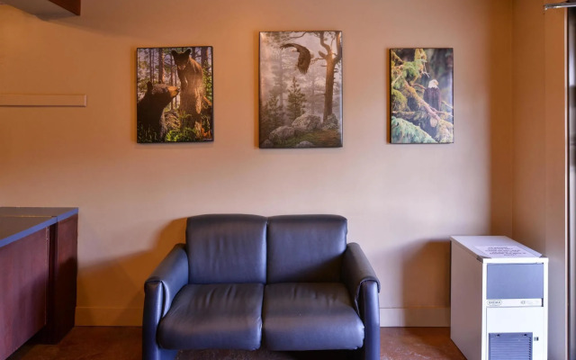 Canadas Best Value Inn and Suites Fernie