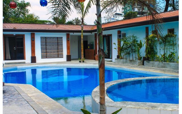 Poleng Villa Hotel