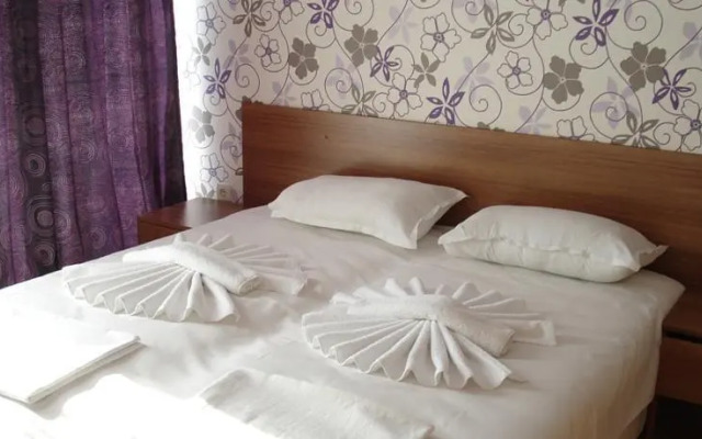 Pacific 3 Apartments