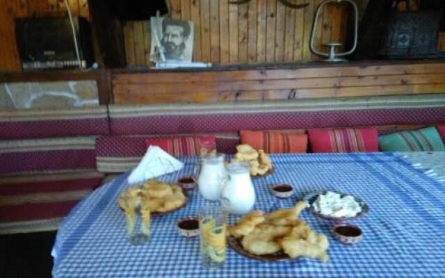 Guest House & Tavern At The Lady's (Chorbadzhiyka)