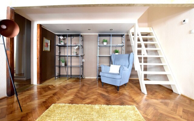 Hi5 Apartments - Ruin Bar District