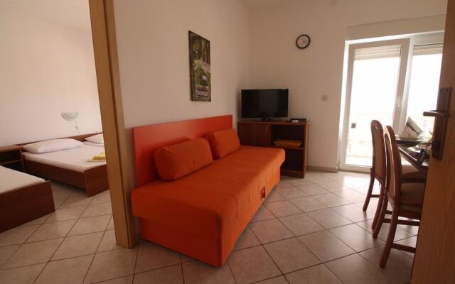 Zora - Garden Terrace and Grill - A6