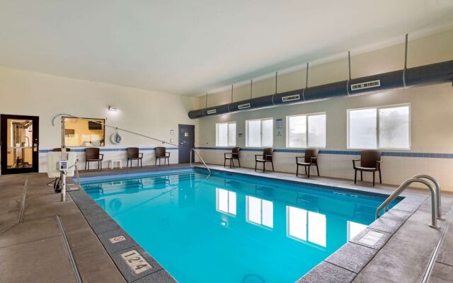 Comfort Inn & Suites