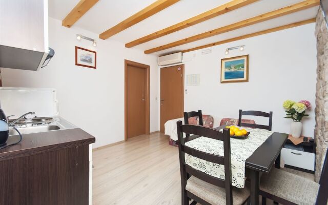Apartment and Room Ivica