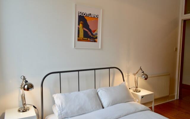 Modern 2 Bedroom Dalry Apartment