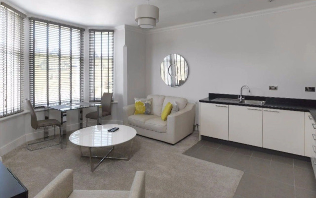 Paramount Apartments