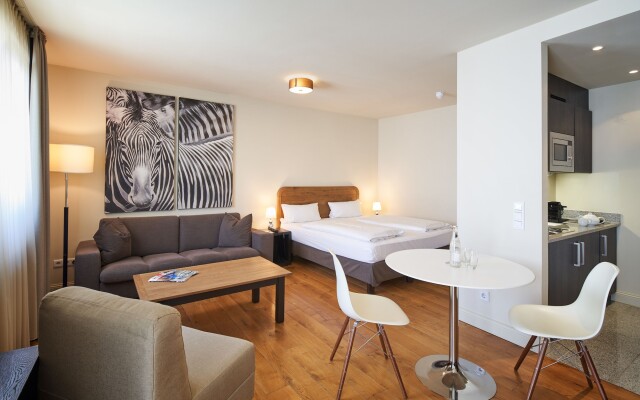 Mondrian Suites Berlin Checkpoint Charlie