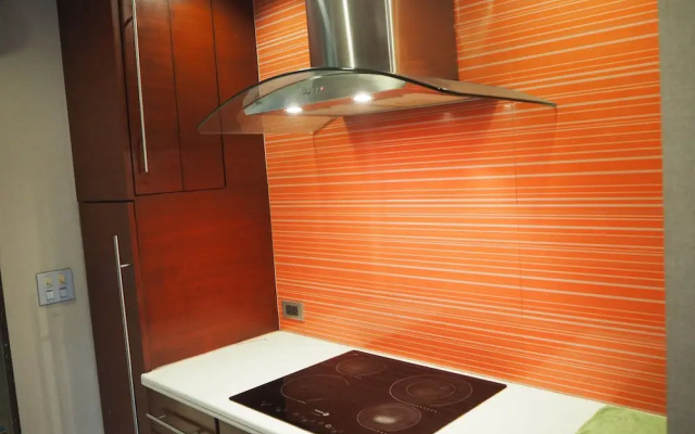 7B - 5 Bedroom Downtown Penthouse With Shared Pool