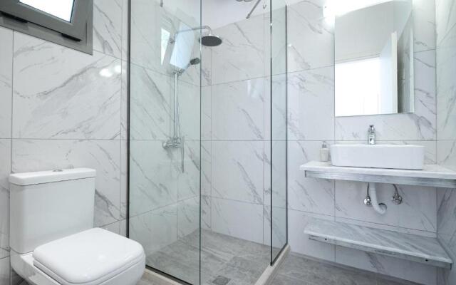 Marina Vista Luxury Studio suites Beach front