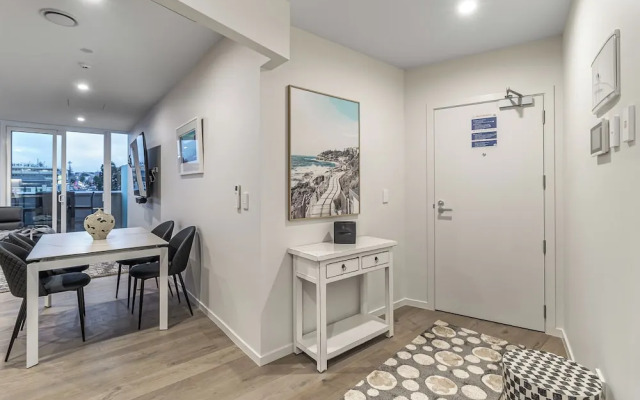 Modern 2BR Penthouse for Families by Zodiak Stays