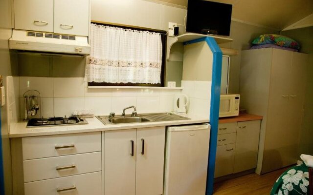 Lake Eacham Caravan Park & Self-Contained Cabins