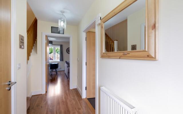 London Heathrow Living Holywell Serviced House D