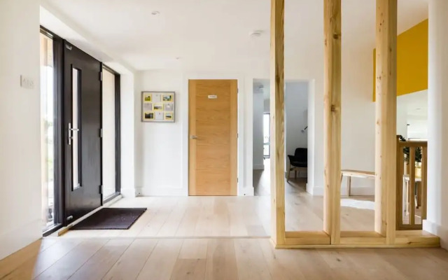 Stunning Home With Garden Panoramic Views