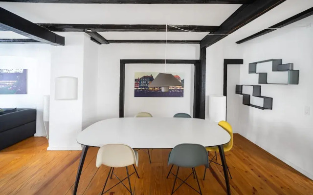 Charming City Apartment w 2-bedrooms