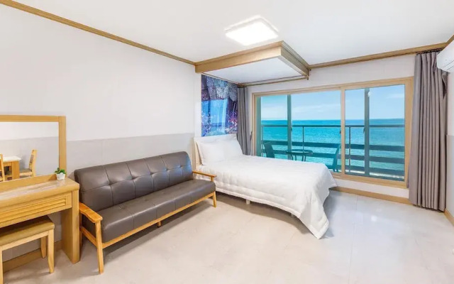Sokcho Bird Island Pension