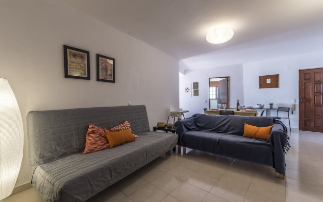 Hamal's Beach Flat 50m From the Beach, Albufeira