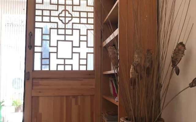 Manhong's Private Courtyard – Guest Rooms – Beijing