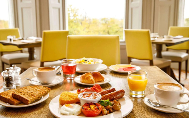 Mercure Chester Abbots Well Hotel