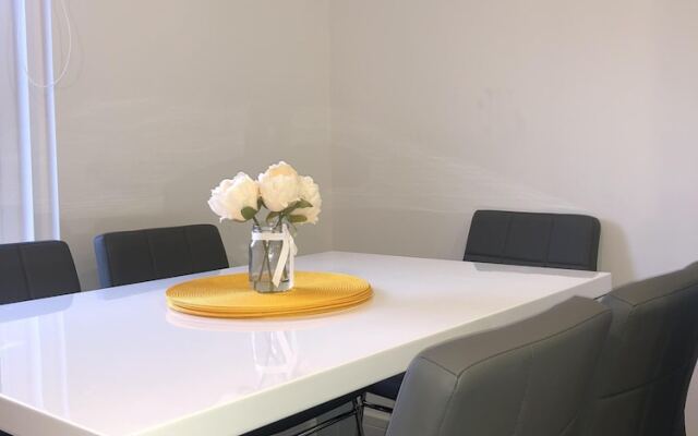 The Central Suite Sasco Apartments