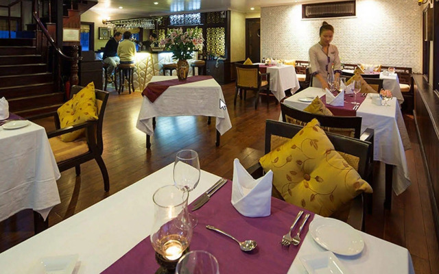 Heritage Line Violet Cruise-Ha Long Bay and Lan Ha