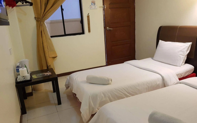 D'Feringghi Haus Hotel & Restaurant