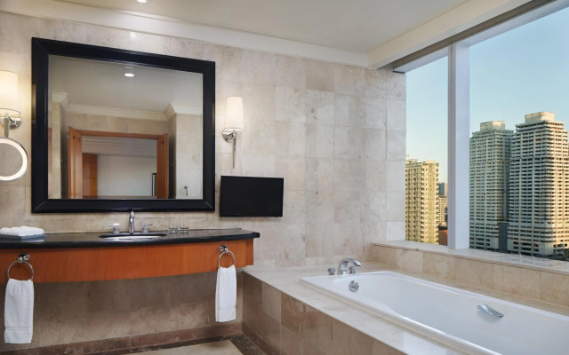 Sheraton Manila Bay