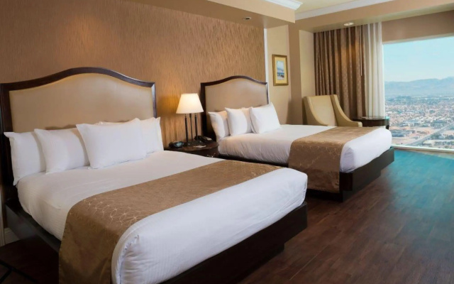 South Point Hotel, Casino, and Spa - Image 4