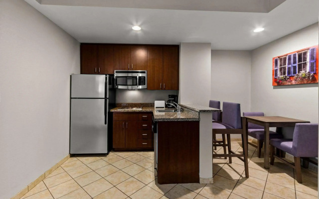 Comfort Suites Charleston West Ashley