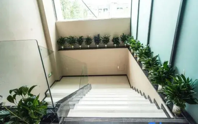 Yida Hotel (Tongnan Gongyi Beidu)