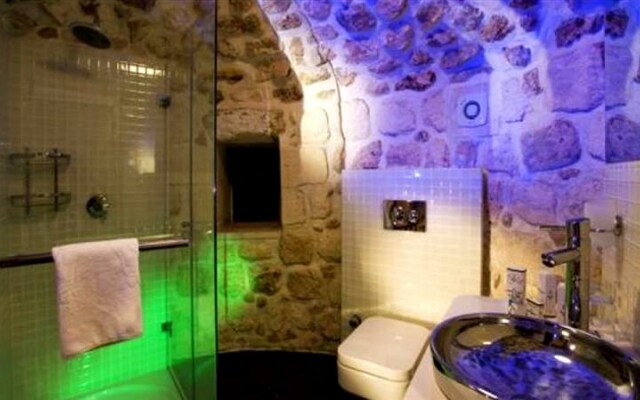 Kasri Nehroz Otel