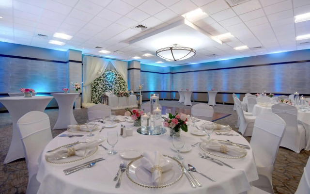 Embassy Suites by Hilton Jacksonville Baymeadows
