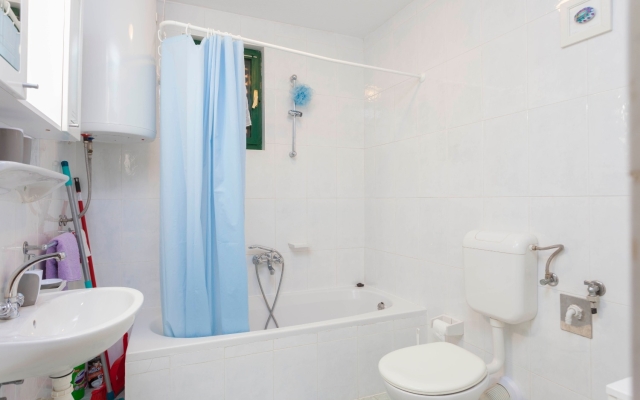 Holiday house Tonci - comfortable & surrounded by nature: Tucepi, Riviera Makarska