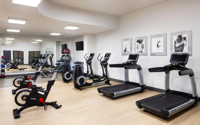 Delta Hotels by Marriott Edmonton Centre Suites