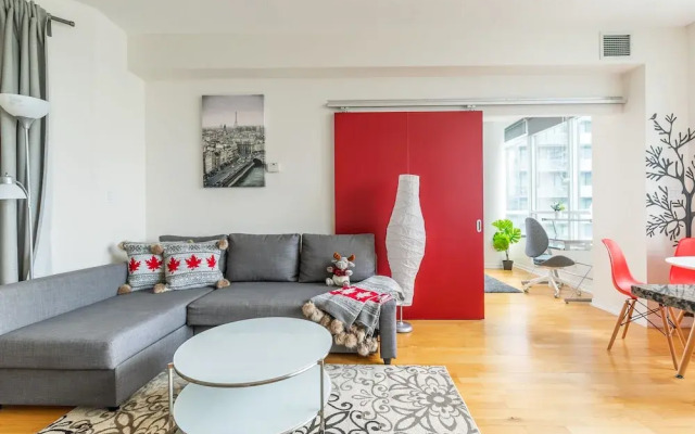 Sky View Suites - Maple Leaf Square