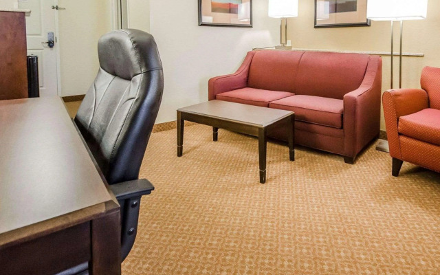 Comfort Suites
