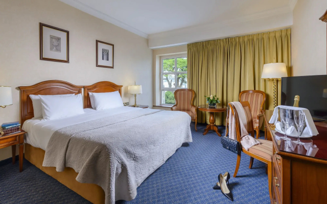 Killarney Plaza Hotel and Spa