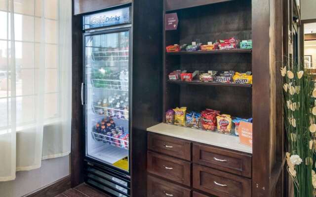 Comfort Suites Odessa near University